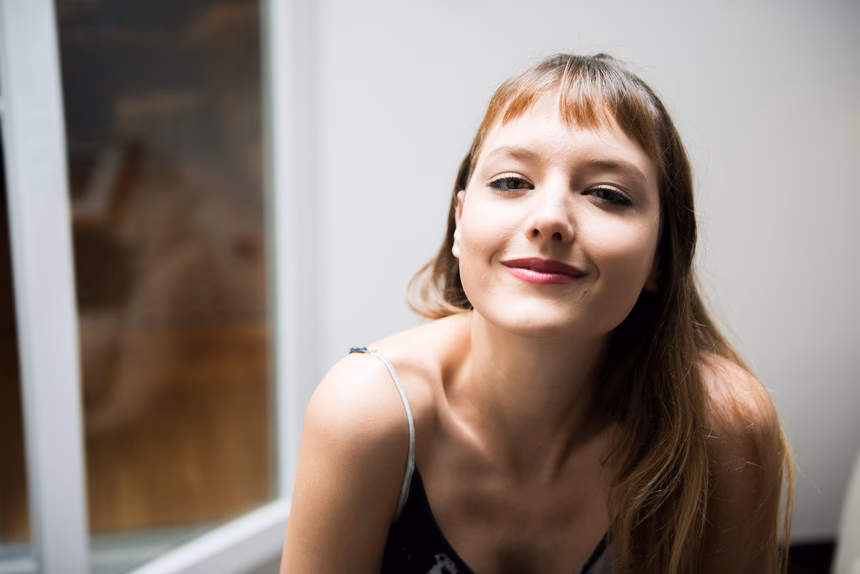 Mallu Magalhães lança clipe e música nova