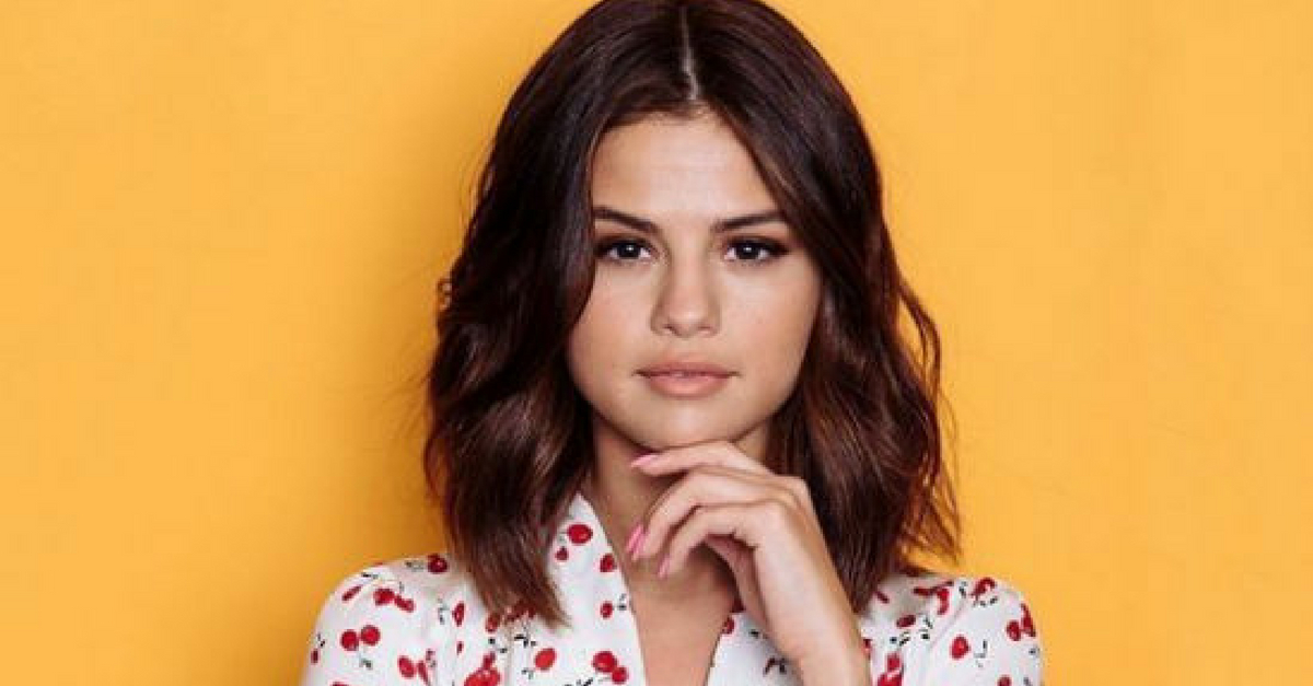 “Revelación” | Selena Gomez divulga capa e data de estreia de EP em espanhol; confira!
