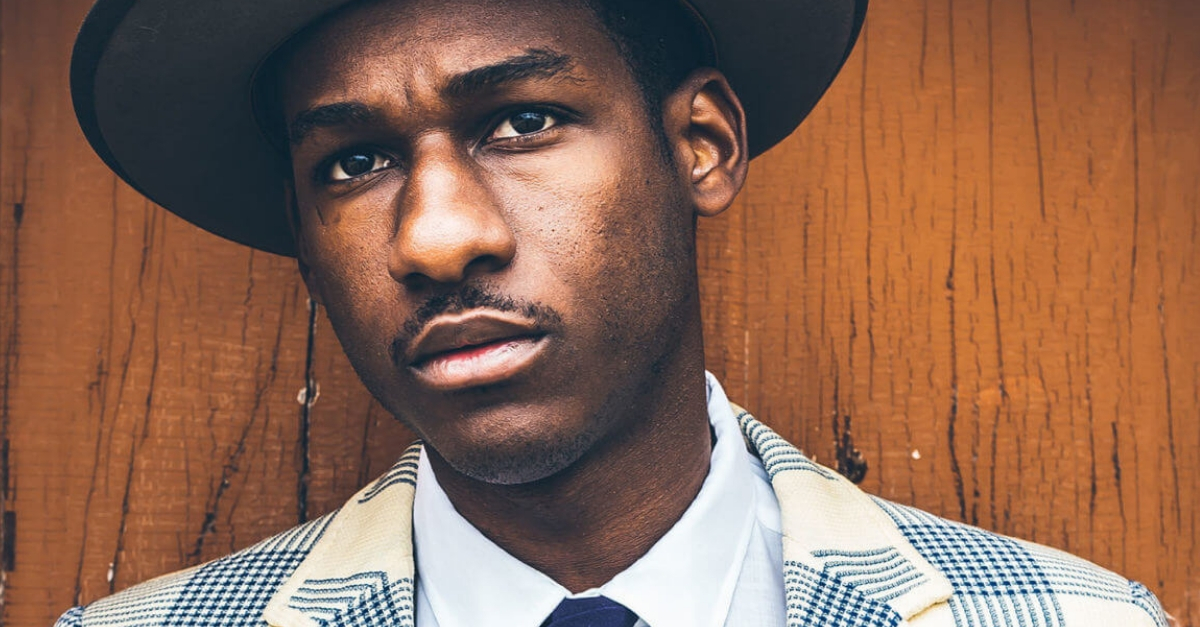 Leon Bridges lança clipe da faixa “If It Feels Good”