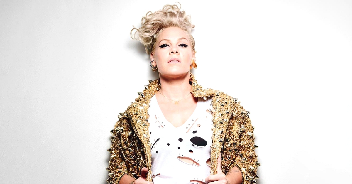 “Hurts 2B Human” | P!nk lança faixa título de seu próximo álbum em parceria com Khalid