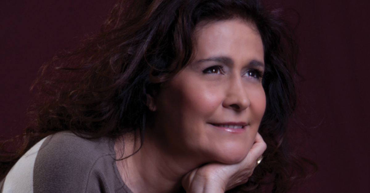 Joanna celebra 40 anos de carreira no show “De Volta ao Começo” no Teatro Municipal Raul Cortez