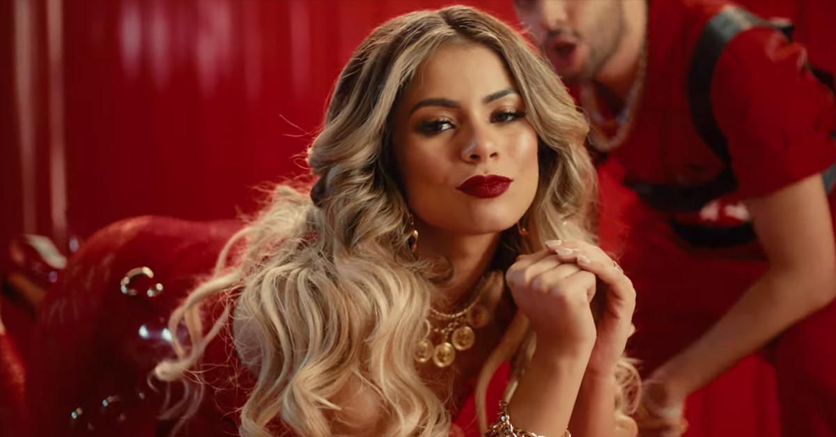 Lexa lança vídeo coreografia de “Chama Ela” com super produção