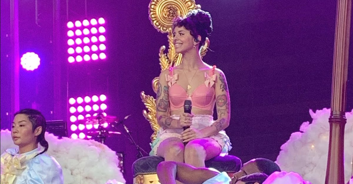 Melanie Martinez apresenta faixas do “K-12” no Jimmy Kimmel Live