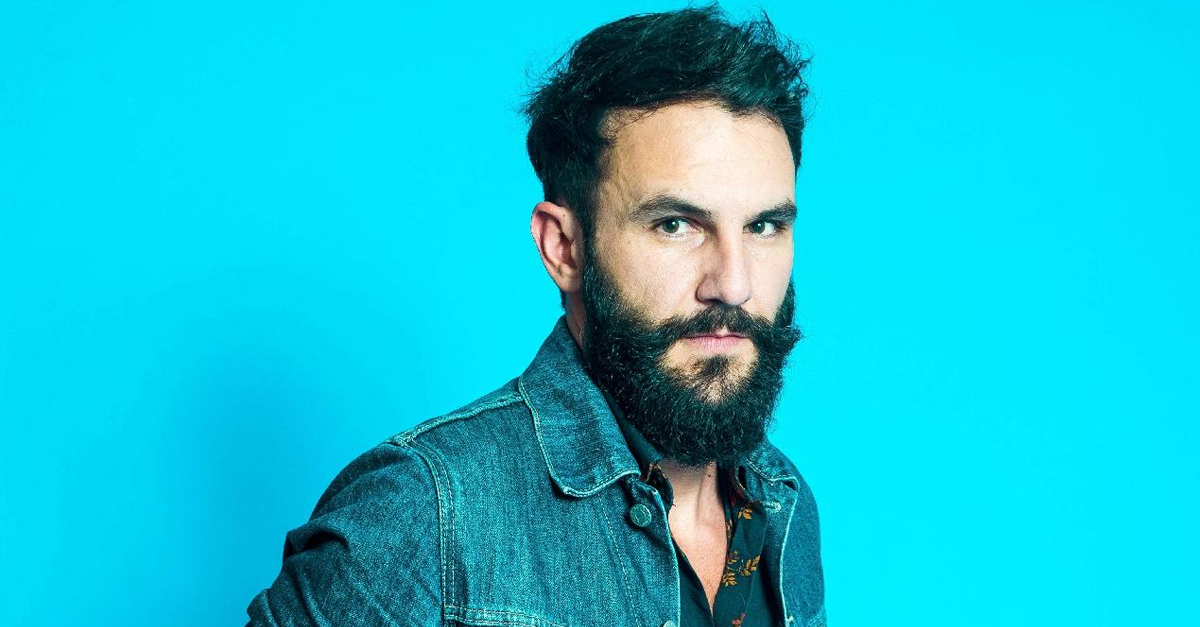 Ex-BBB Wagner Santiago recebe beijo grego em vídeo vazado: “Tomando providências”