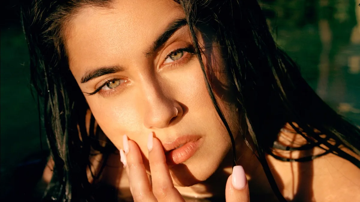 Letra e Tradução: “On Guard”- Lauren Jauregui feat. 6LACK
