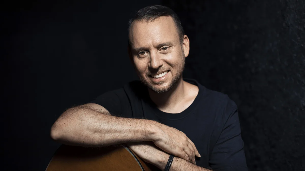 Edu Berdí dá pontapé inicial aos trabalhos do novo disco com “Indecisão”; saiba mais!