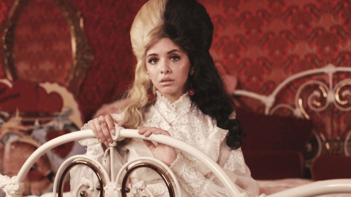 “Portals”: Melanie Martinez revela capa e data de estreia do terceiro disco da carreira; saiba mais!