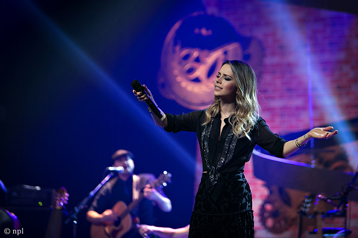 Sandy surpreende os fãs com um novo lançamento nesta sexta; Ouça “Nosso Nó(s)”