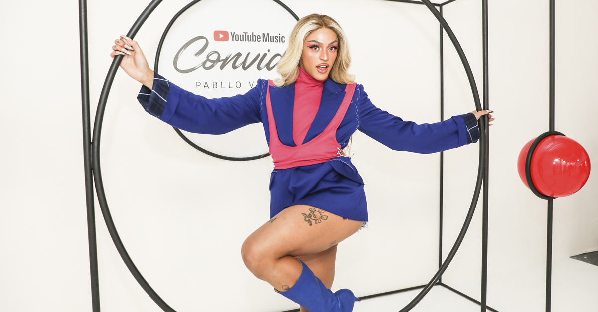 Pabllo Vittar canta os recentes sucessos no Youtube Music