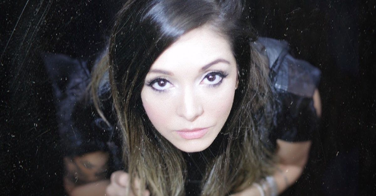 Entrevista | Gabi Mello fala mais sobre inspirações musicais e single “Em Cada Verso”