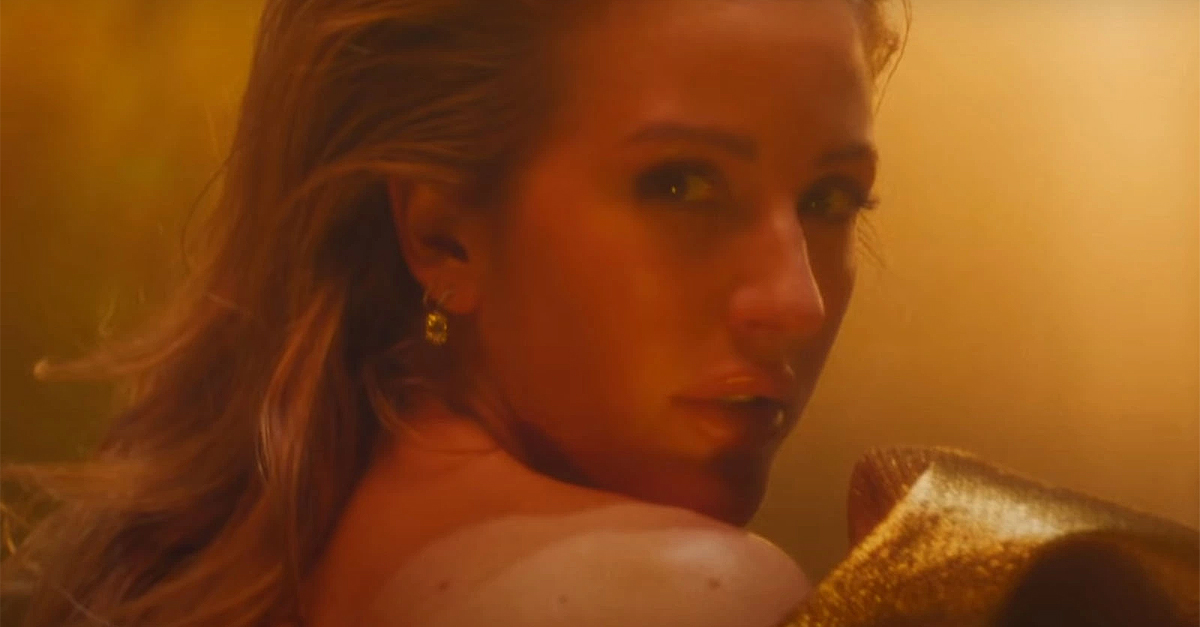 Ellie Goulding lança videoclipe da faixa “Love I’m Given”