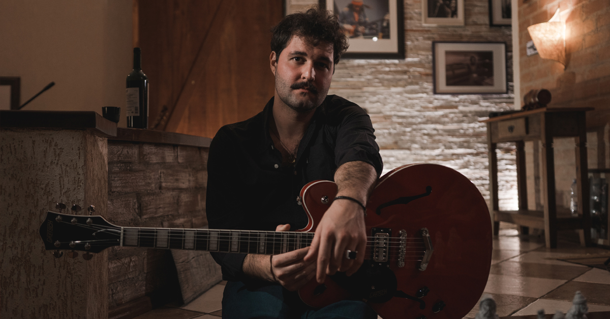 Com paisagens pelo interior de São Paulo, Vítor Guima estreia clipe de “Movimento”