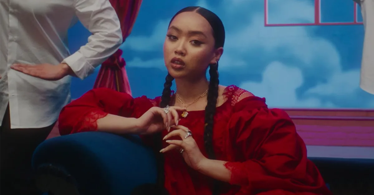 Griff lança “One Foot In Front Of The Other”, que dá nome à nova mixtape; saiba mais!