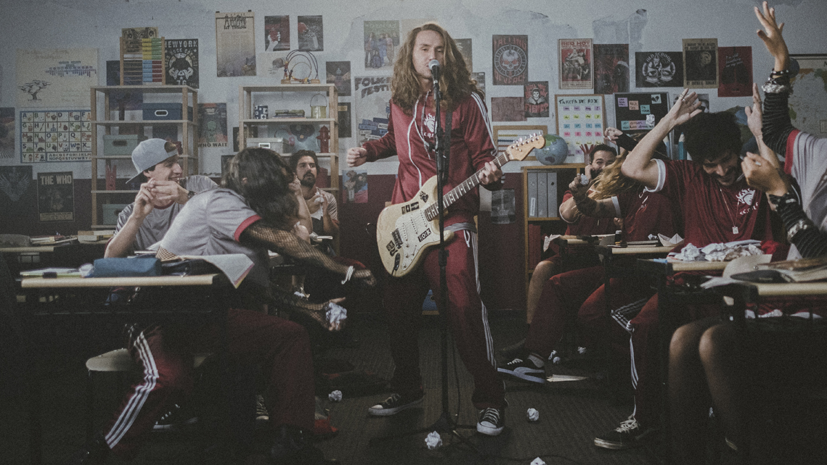 Entrevista | Vitor Kley inicia nova fase da carreira com o single “O Amor Machuca Demais”