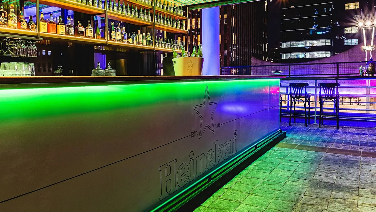 Heineken inaugura bar inédito no Blue Note São Paulo