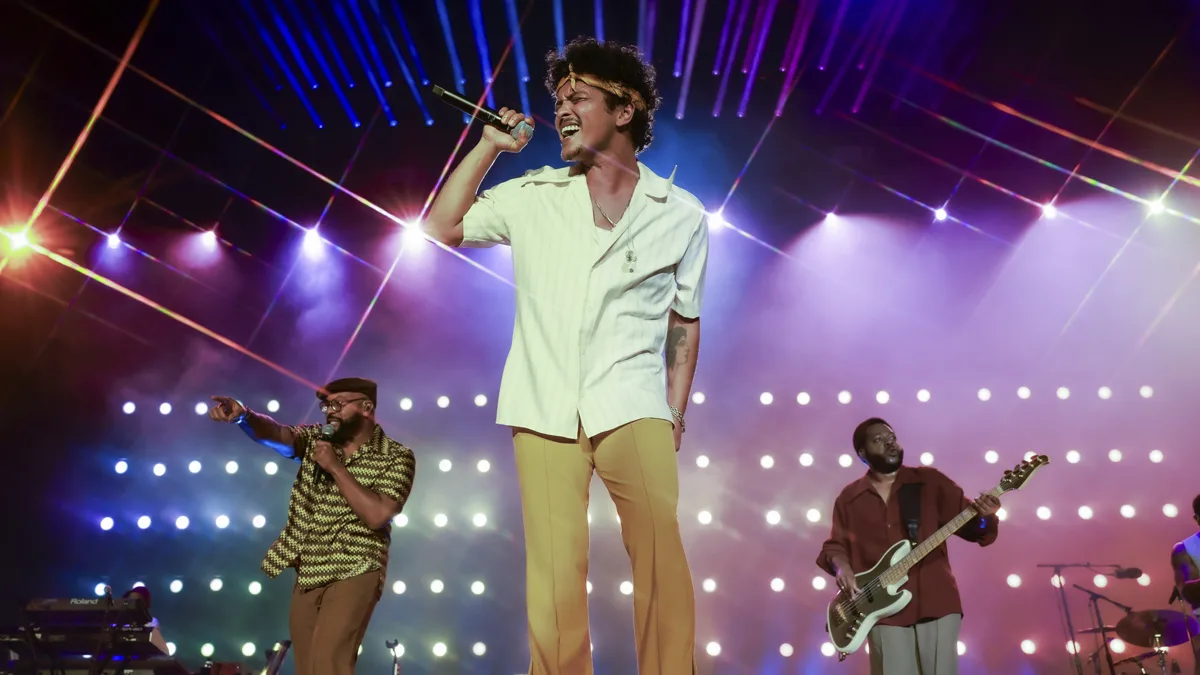 Bruno Mars anuncia show beneficente e exclusivo em São Paulo; saiba mais!