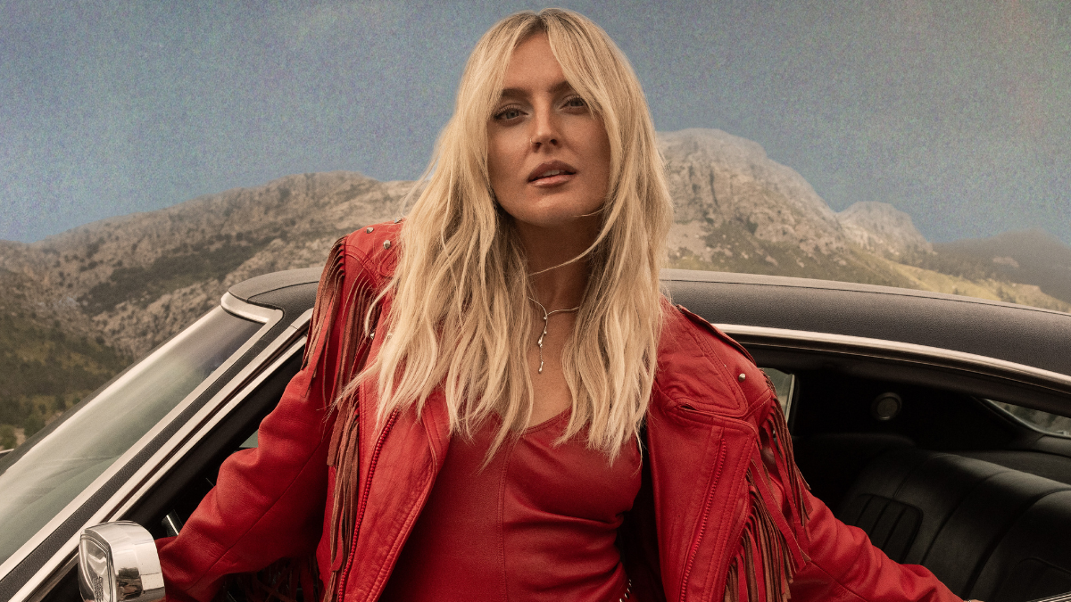 Perrie lança single “You Go Your Way” com clipe repleto de coreografia